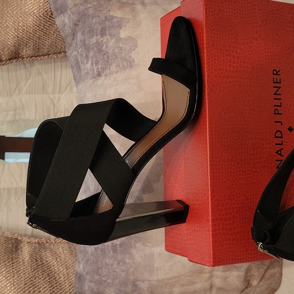 Donald J. Pliner Shoes - Donald J Pliner Alli-KS  suede/leather heels